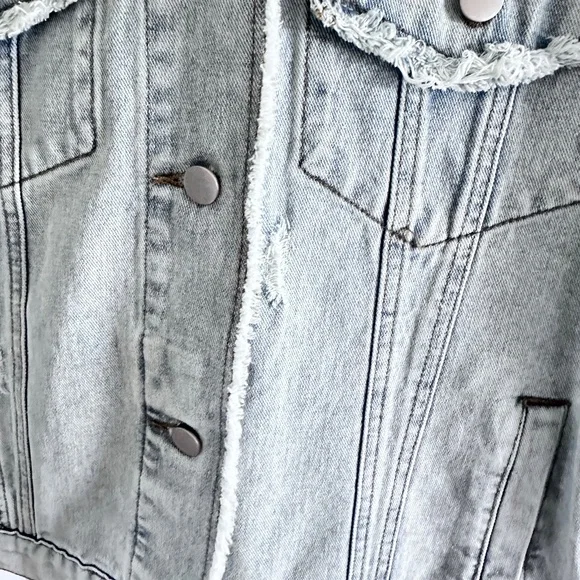 Denim and lace jacket - Picture 4 of 12